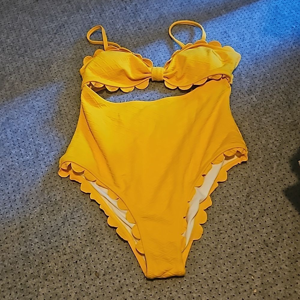 Cupshe Yellow Scalloped One Piece Swimsuit